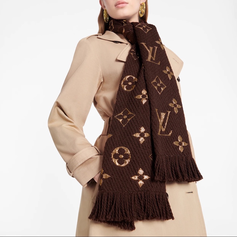 Louis Vuitton Brown and Gold Scarf